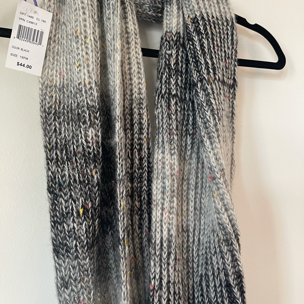 Infinity Scarf - Picture 9 of 10
